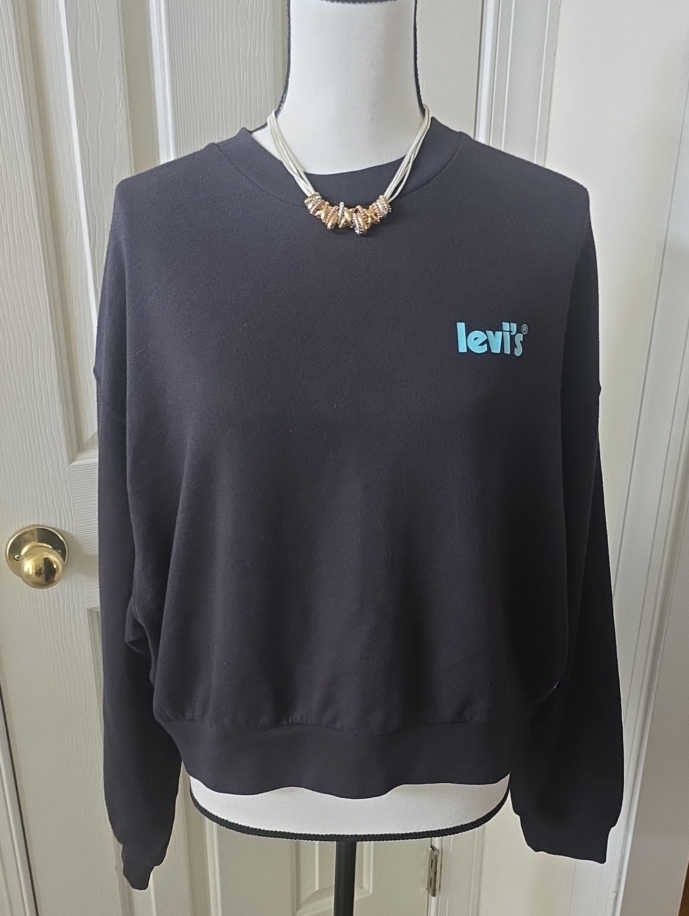 LEVIS BRAND SIGNATURE WOMEN'S BLACK LONG SLEEVE SWEATSHIRT SIZE XL